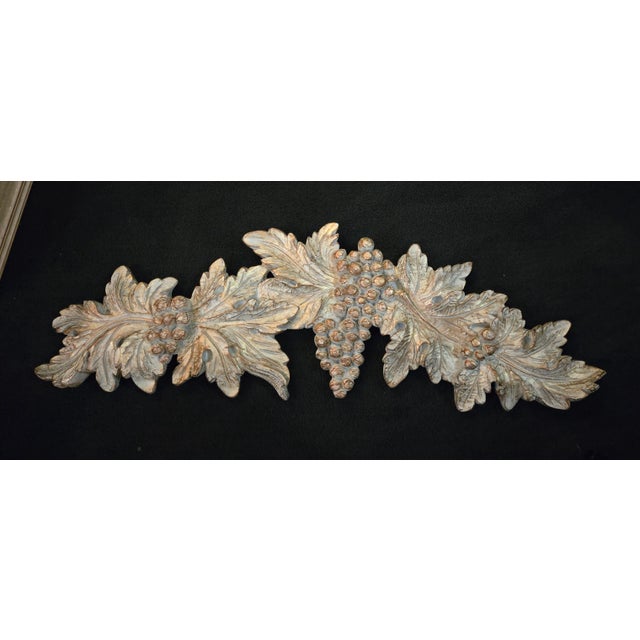 Vintage Over the Door Resin Leaf Accent Decor With Grapes For Sale In Saint Louis - Image 6 of 6