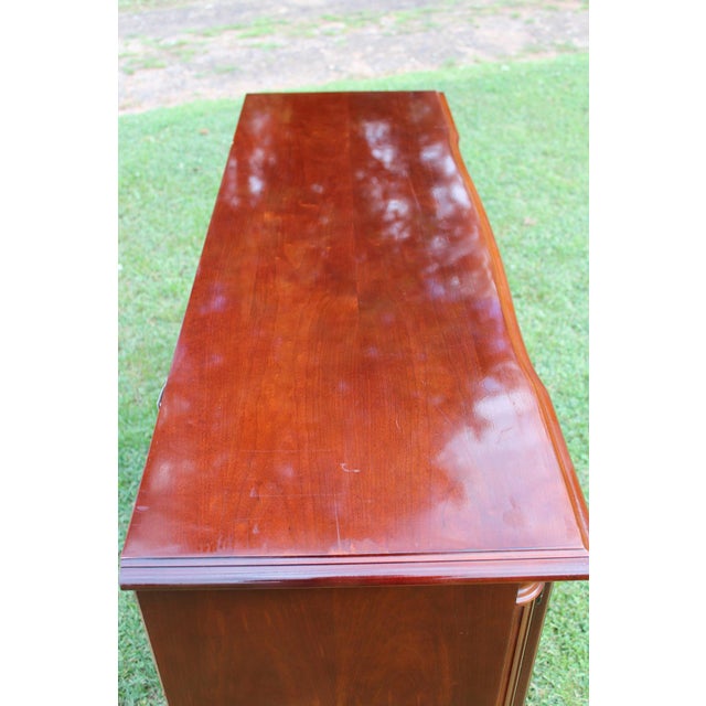 1980s Lexington Two-Door Mahogany Buffet For Sale - Image 6 of 18