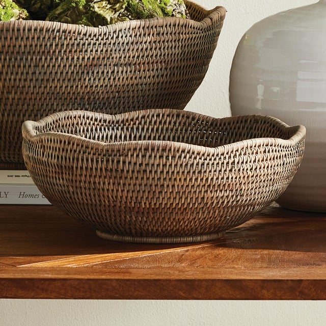 Kenneth Ludwig Chicago Burma Rattan Scalloped Edge Bowl For Sale - Image 4 of 5