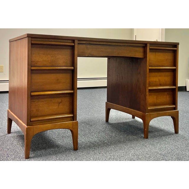Mid-Century Modern Lane Mid Century Rhythm Walnut Desk For Sale - Image 3 of 10