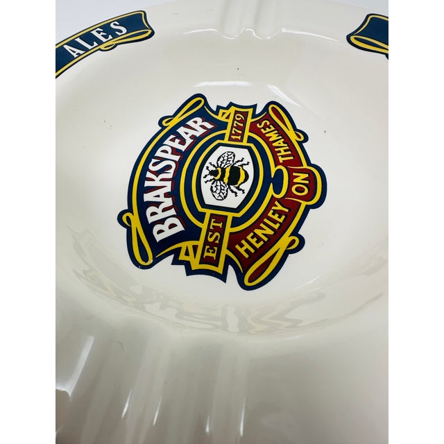 White Pristine Jumbo Brakspear’s Pub Ashtray - 8.5" Unused Museum Grade - 1990s HCW Prompots Britain - Original Feet - Large Cigar Vide-Poche For Sale - Image 8 of 12