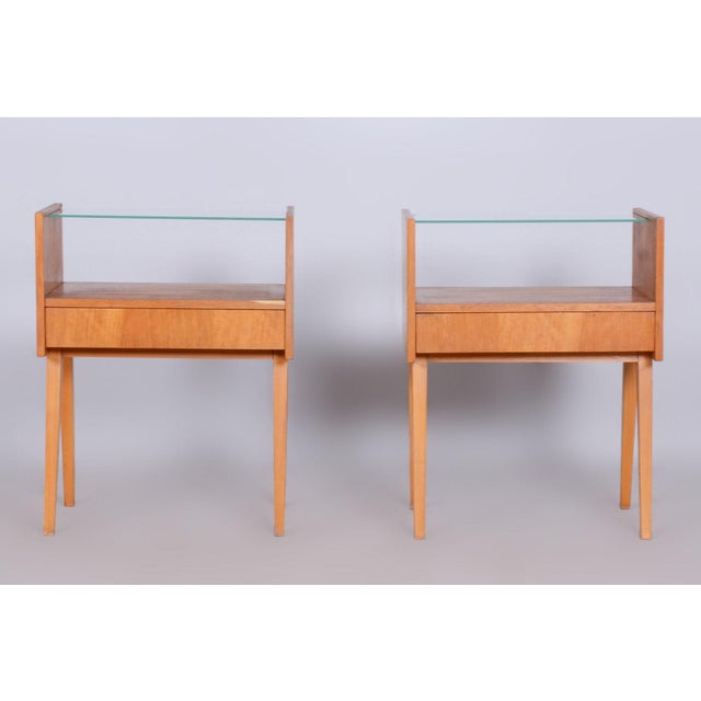 1950s Mid-Century Modern Bedside Tables in Oak and Glass, 1950s, Set of 2 For Sale - Image 5 of 11