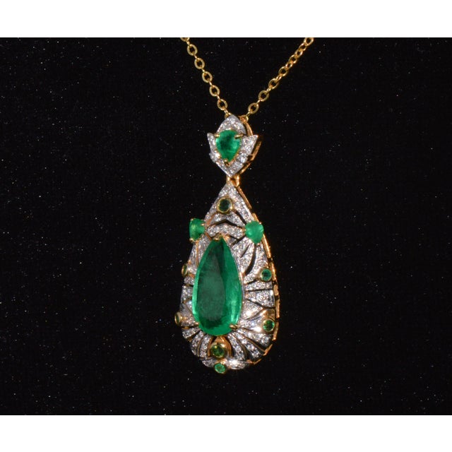 Late 20th Century Late 20th Century Gia Natural 4.10Cts Emerald Diamond Solid 18k Gold Pendant Necklace For Sale - Image 5 of 15