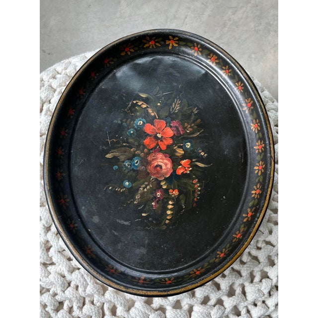 Early 19th Century Antique English Hand-Painted Floral Oval Toleware Tray, Late 19th Century For Sale - Image 5 of 10