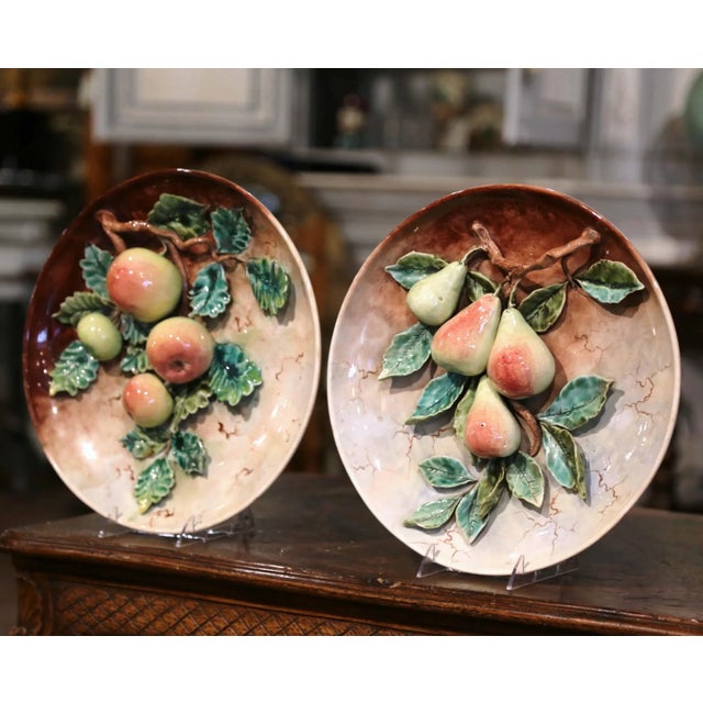 French Pair of 19th Century French Hand Painted Ceramic Barbotine Fruit Wall Platters For Sale - Image 3 of 12