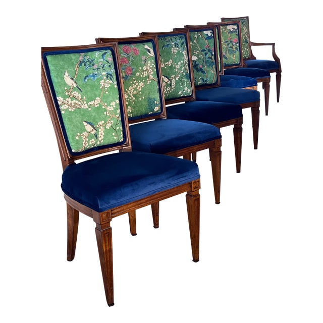 Set of 8 John Stuart Mid-Century Dining Chairs – Hollywood Regency Newly Upholstered in Thibaut Designer Fabric With a Rich Navy Velour on the Seats. For Sale