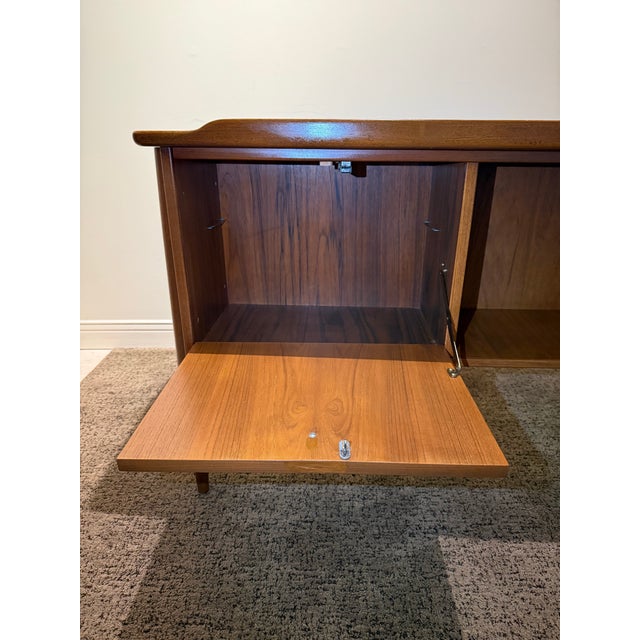 1960s Danish Modern "Boomerang" Teak Executive Desk Attributed to Peter Løvig Nielsen For Sale - Image 12 of 12