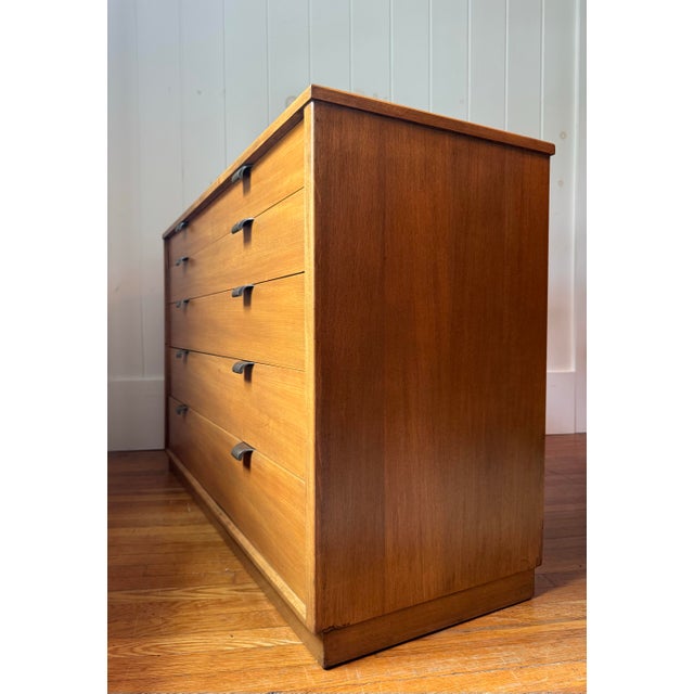 1940s Chest of Drawers by Edward Wormley for Drexel For Sale - Image 10 of 11