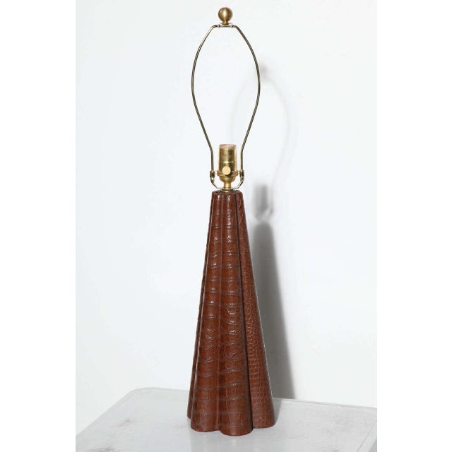 Paul Dupre-Lafon Style Scalloped Brown Alligator Leather Table Lamp, C. 1940s For Sale - Image 6 of 7