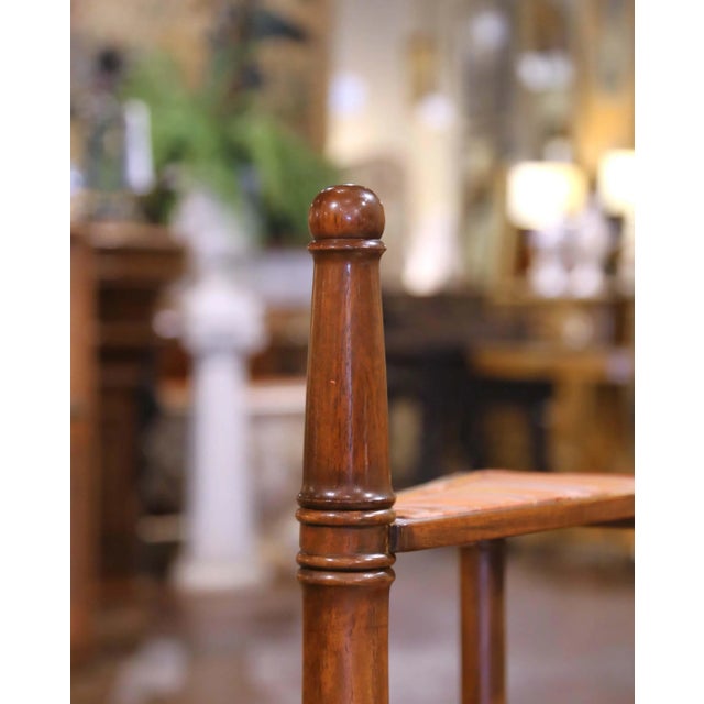 Mid-Century French Louis XIII Walnut Spiral Four-Step Library Ladder For Sale - Image 4 of 10