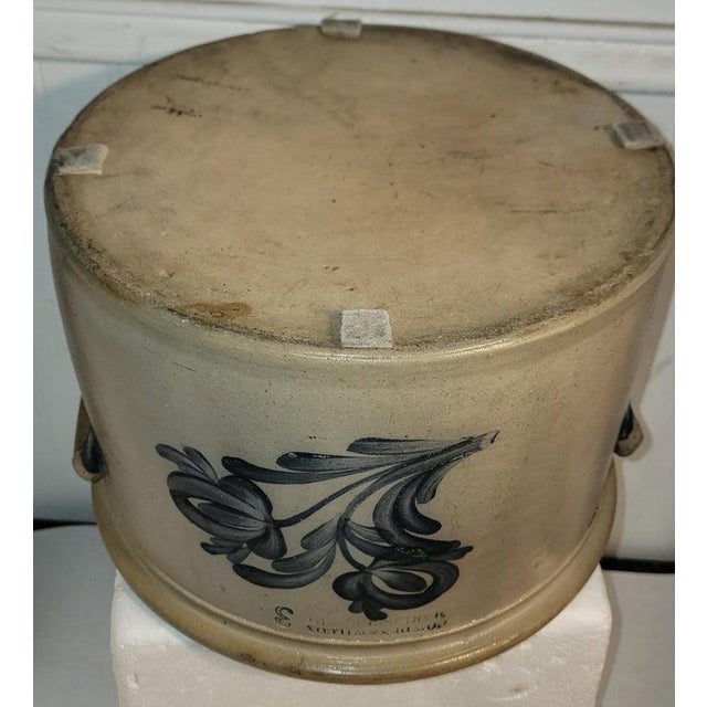 19Thc Decorated Stoneware Crock Cowden & Wilcox Pa. For Sale In Los Angeles - Image 6 of 6