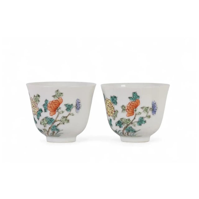 Antique Chinese Chien Lung Qianlong Porcelain Tea Cups - A Pair For Sale In New York - Image 6 of 9