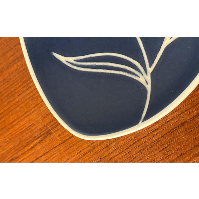 Mid-Century Modern Danish Model 2071 Studio Pottery Bowl with Flower Design from Søholm, 1960s For Sale - Image 5 of 13