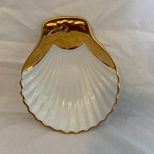 Royal Worcester Gold China Lustre Ware Scallop Dish From the 1970s For Sale In Palm Springs - Image 6 of 7