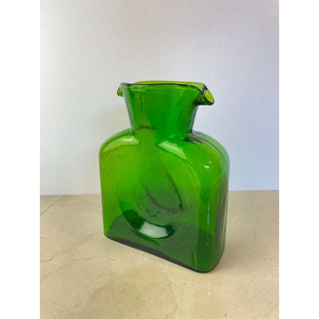 Blenko Mid 20th Century Blenko Emerald Green Double Spout Water Bottle Pitcher For Sale - Image 4 of 9