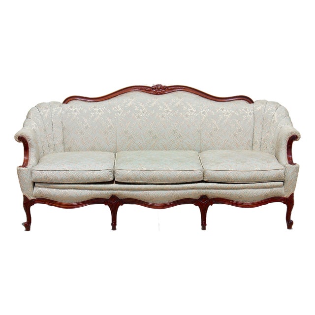 Vintage French Provincial Louis XV Style Sofa / Loveseat Settee by Fogle Furniture Co. – Carved Hardwood Frame & Damask Upholstery For Sale