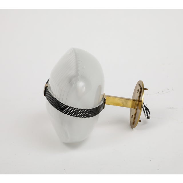 1950s Midcentury Italian Brass and Glass Sconce by Vico Magistretti For Sale - Image 5 of 10