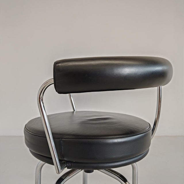 Black Leather LC7 Swivel Armchair by Charlotte Perriand for Cassina, 1980s For Sale - Image 15 of 18