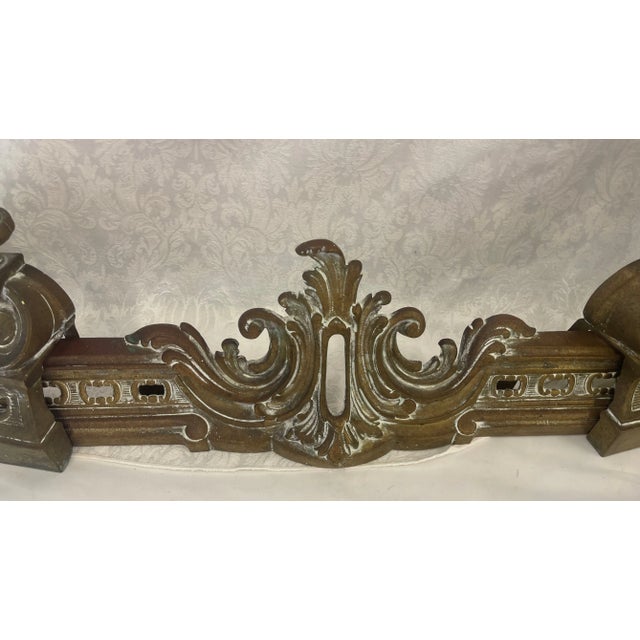 French Vintage French Brass Adjustable Fireplace Fender For Sale - Image 3 of 9