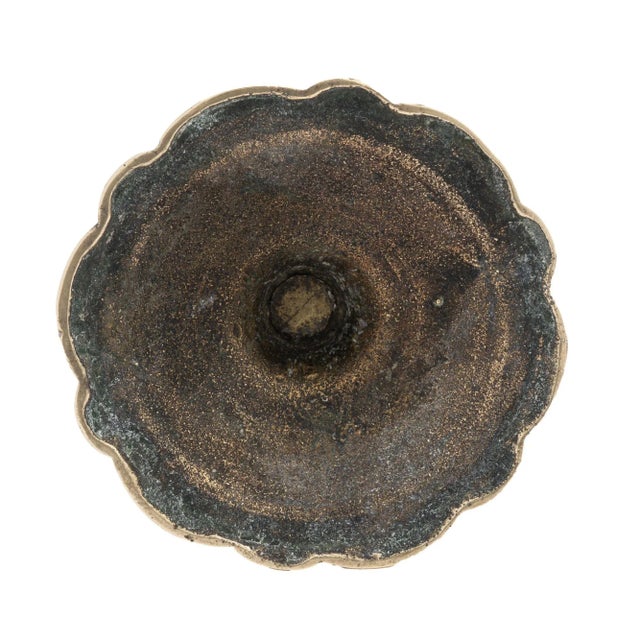 Cast Brass Queen Anne Petal Base Candlestick, 1760 For Sale In Chicago - Image 6 of 7