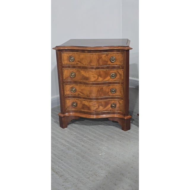 Serpentine Mahogany Bedside Lamp Chests of Drawers, 1920, Set of 2 For Sale - Image 4 of 11