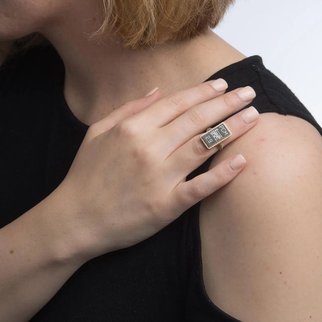 Antique Deco Music Sheet Ring Vintage 14 Karat White Gold Onyx size 4.5 For Sale In Los Angeles - Image 6 of 8