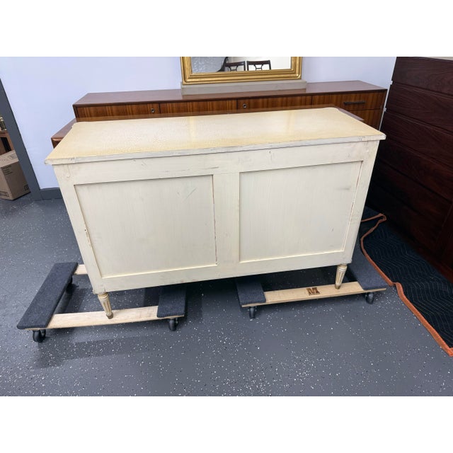 Early 20th Century French Louis XVI Creme Peinte Commode For Sale - Image 11 of 12