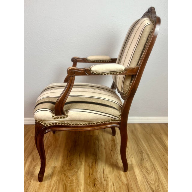 Late 19th Century 19th Century Louis XV–Style Walnut Fauteuil Armchairs For Sale - Image 5 of 14