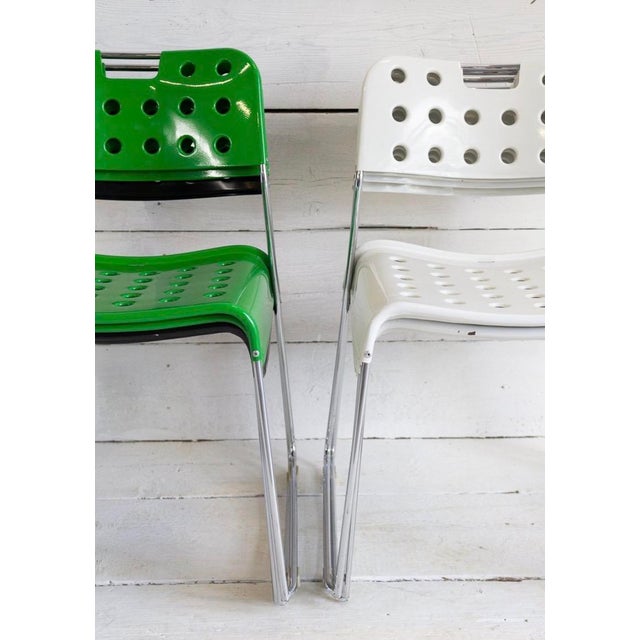 1970s White Omstak Chairs by Rodney Kinsman for Bieffeplast, 1970s, Set of 4 For Sale - Image 5 of 7