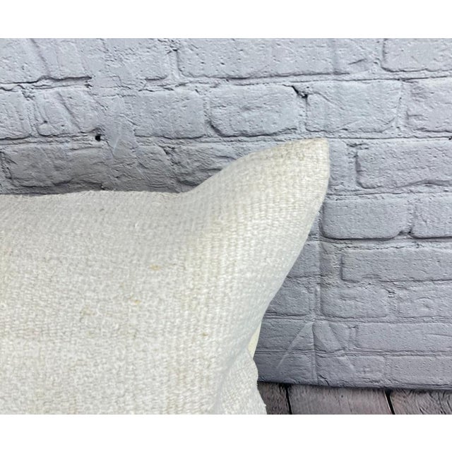 Turkish 20 x 20 Hemp Pillow Turkish Cushion Natural Grayish White Pillow Cushion Cover For Sale - Image 3 of 4