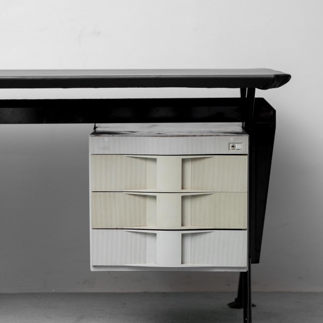 1960s Metal and Blue Leather Arco Desk by BBPR for Olivetti, 1960s For Sale - Image 5 of 12