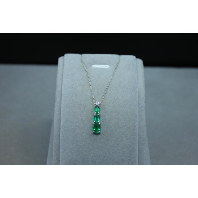 Oval Shape Drop Shape Emerald Diamond 18 Karat White Gold Chain Pendant Necklace 4.50 ctw Natural Green Oval Cut Shape...