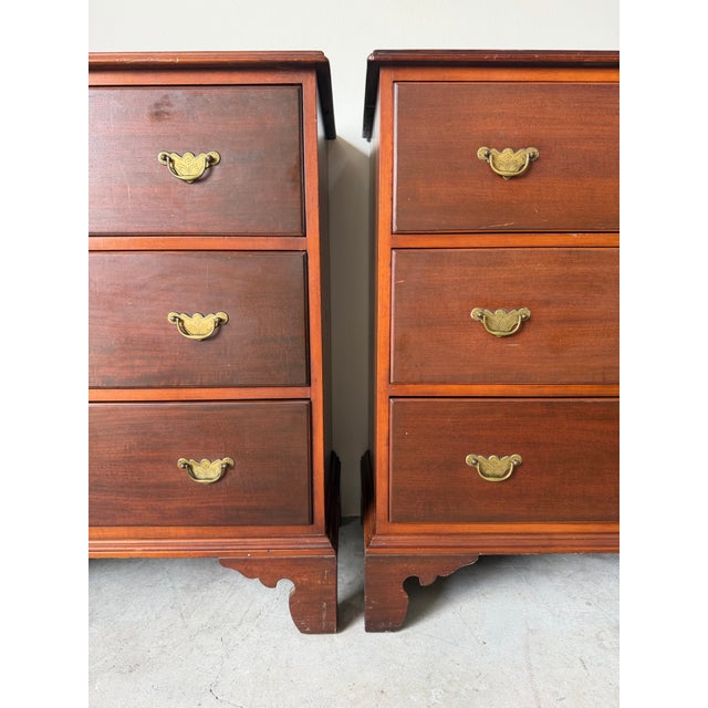 English Vintage Dannerok Chippendale Style Mahogany Three-Drawer Chests – A Pair For Sale - Image 3 of 12