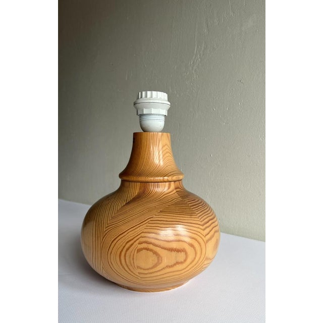 Rare Solbackens Svarveri Sweden turned solid pine table lamp - base 28 cm high , mid-century design 1970s. This fantastic...