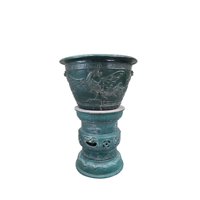 Early 19th Century Antique Green Glazed Planter Pot Vase From Guangdong Province With Stand For Sale - Image 5 of 6
