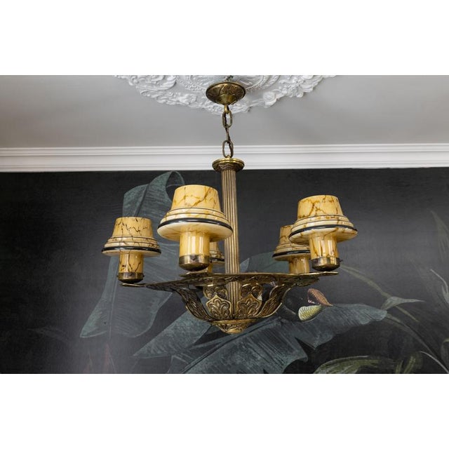 French Art Deco Bronze Chandelier with Marbled Beige Mushroom Glass Shades, 1930s For Sale - Image 9 of 18