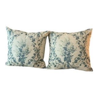 Vintage Newly Made Colefax and Fowler Pair of Down and Feather Pillows Grandmillennial Style Gorgeous Blue Velvet Backings For Sale