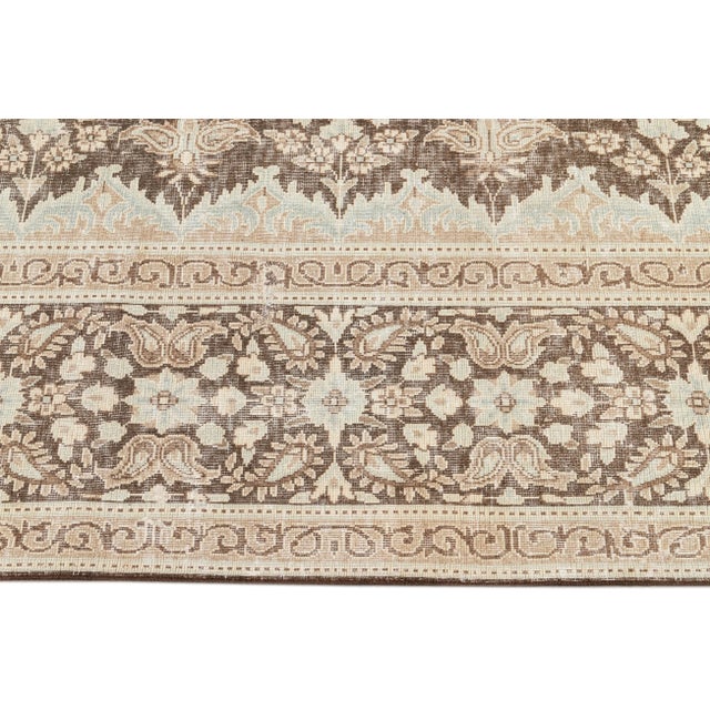 Early 20th Century Vintage Medallion Wool Rug For Sale In New York - Image 6 of 12