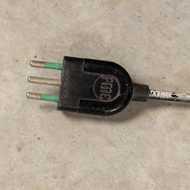 Mid-Century Modern Vintage Italian White Serpente Floor Lamp by Elio Martinelli for Martinelli Luce, 1965 For Sale - Image 3 of 18