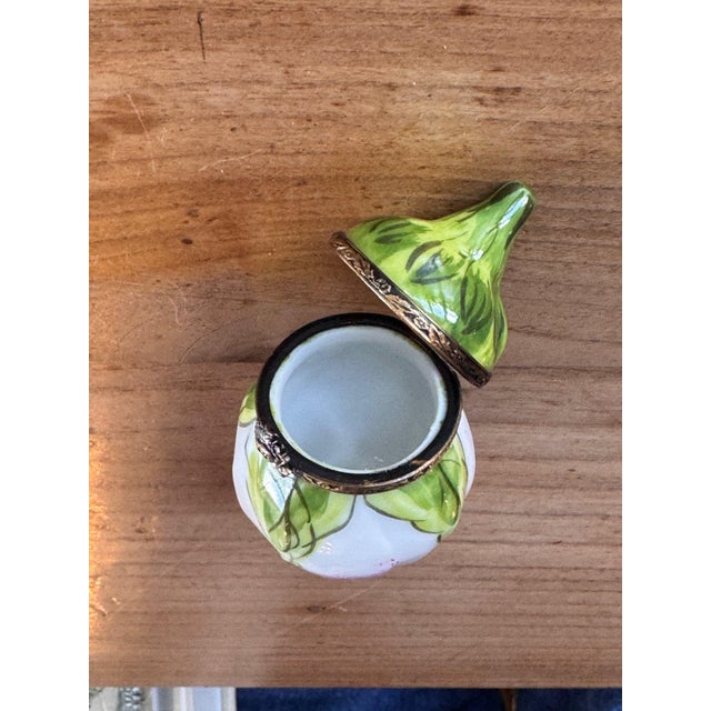 Late 20th Century Vintage Limoges Rose Stem Trinket Box Modeled as a Rosebud For Sale - Image 5 of 5