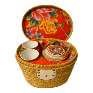 Early 20th Century Chinoiserie Traveling Mun Shou Porcelain Tea Set & Padded Warmer Picnic Basket- 4 Pieces For Sale