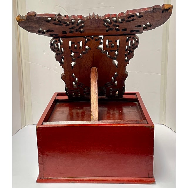 Chinese 1900s Antique Chinese Carved, Lacquered and Gilded Book Stand or Vanity With Storage Box - For Sale - Image 3 of 8