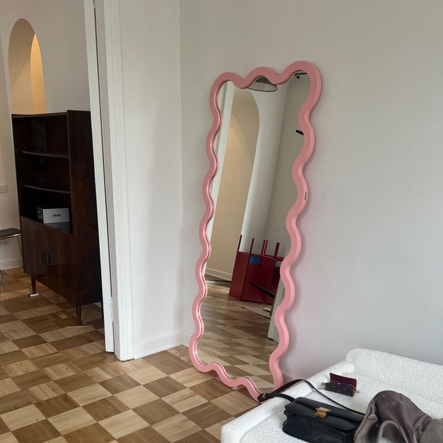 About Hvyli Collection Designed to become a sculptural focal point, Hvyli 16 transforms the classic full-length wall...