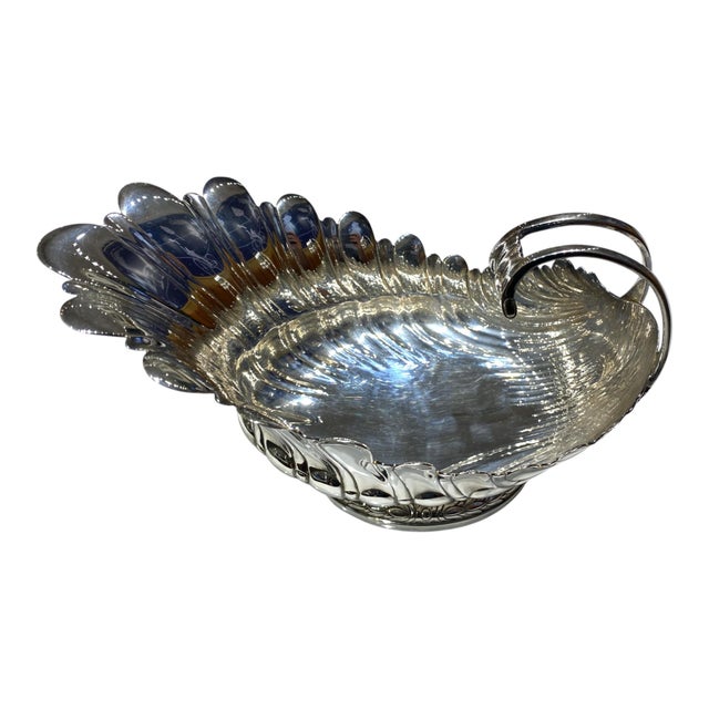 French Provincial Stunning Metropolitan Museum of Art Silver Plate Reproduction of a Gravy Sauce Boat by Pierre-Adrien Dachery For Sale - Image 3 of 16