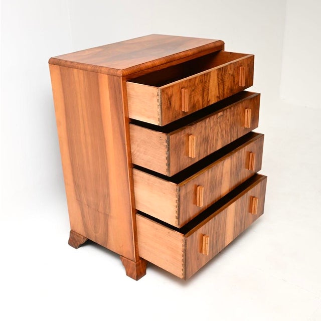1930s Art Deco Figured Walnut Chest of Drawers, 1930 For Sale - Image 5 of 10