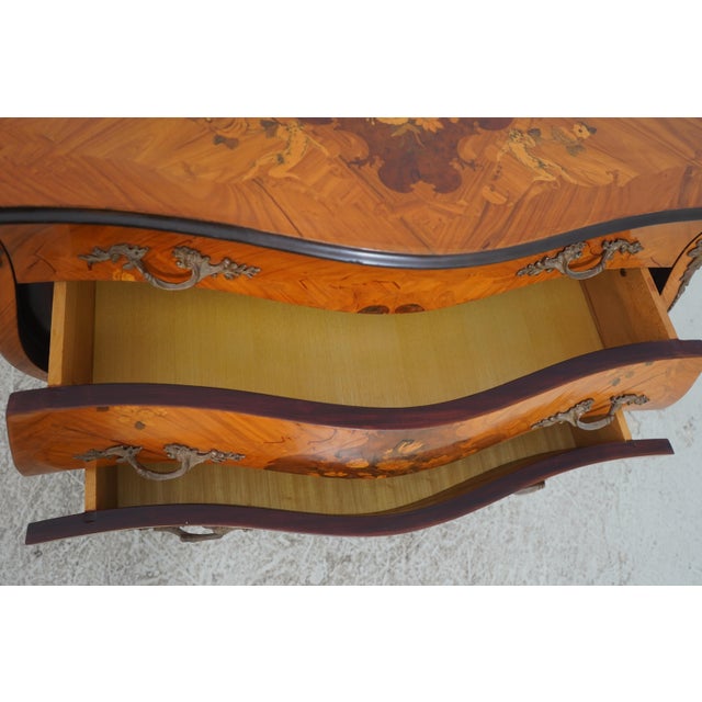 1950s French Louis XV Style Highly Inlaid 3 Drawer Commode For Sale - Image 5 of 18