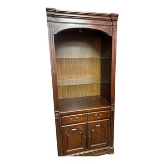 1970s Highland House Mahogany Display Cabinet With Adjustable Glass Shelves and Brass Hardware For Sale