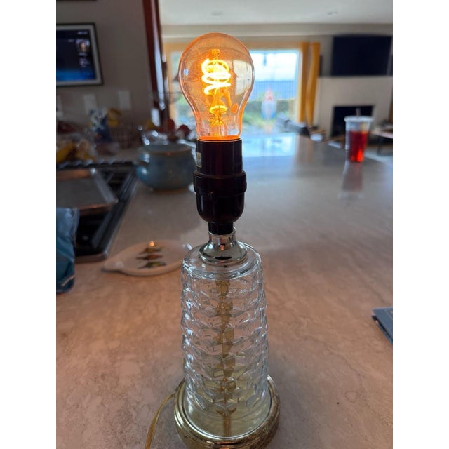 Vintage Mid-Century Modern Hexagon Pattern Clear Glass Table Lamp with Brass Bas For Sale In Los Angeles - Image 6 of 6