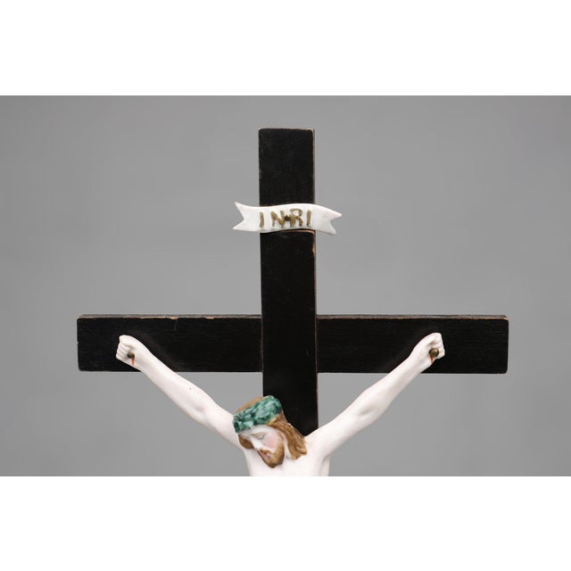Mid-Century Modern Holy Water Font in Porcelain with Crucifix from Vieux Andenne, Belgium, 20th Century For Sale - Image 3 of 11
