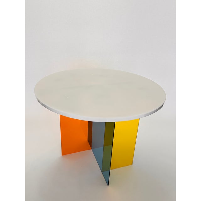 Sophisticated Resin and Acrylic Entry or Stairwell Table For Sale - Image 4 of 5
